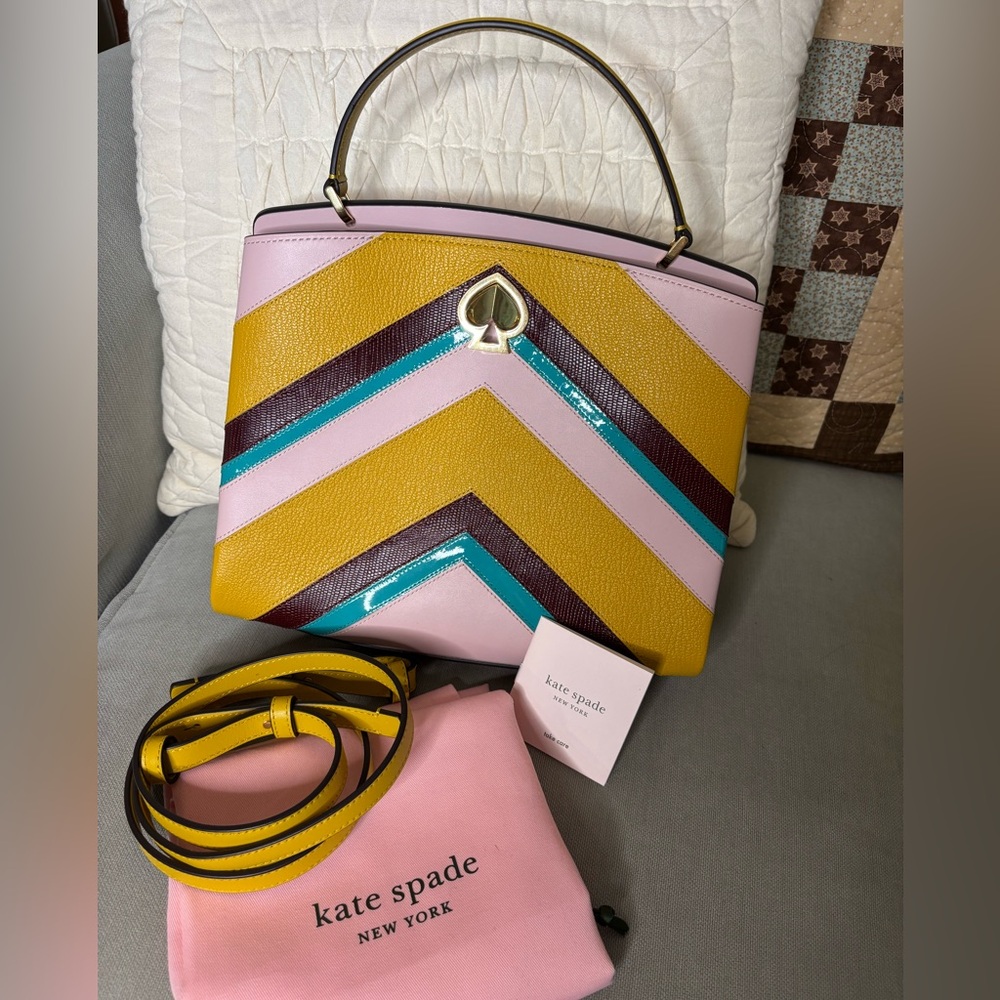 Kate spade leather chevron bag with cross body strap. Yellow pink turquoise